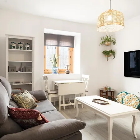 Warm Albayzin - Free Parking 15 Min Away Apartment